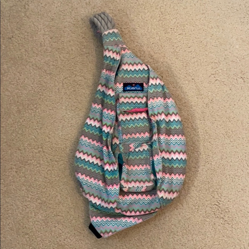 Adorable Chevron Kavu cross bag